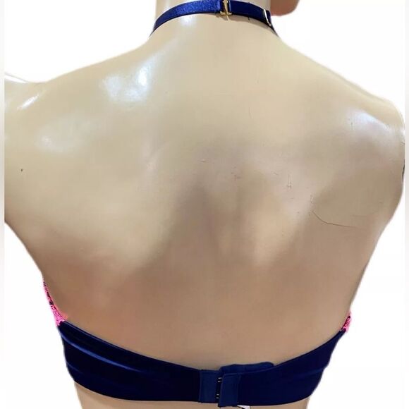 Victoria’s Secret Very Sexy Crochet Lace high neck key hole underwire bra 32B - Picture 3 of 3